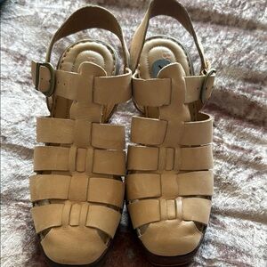 Born Women's Tan Leather Sandals 7